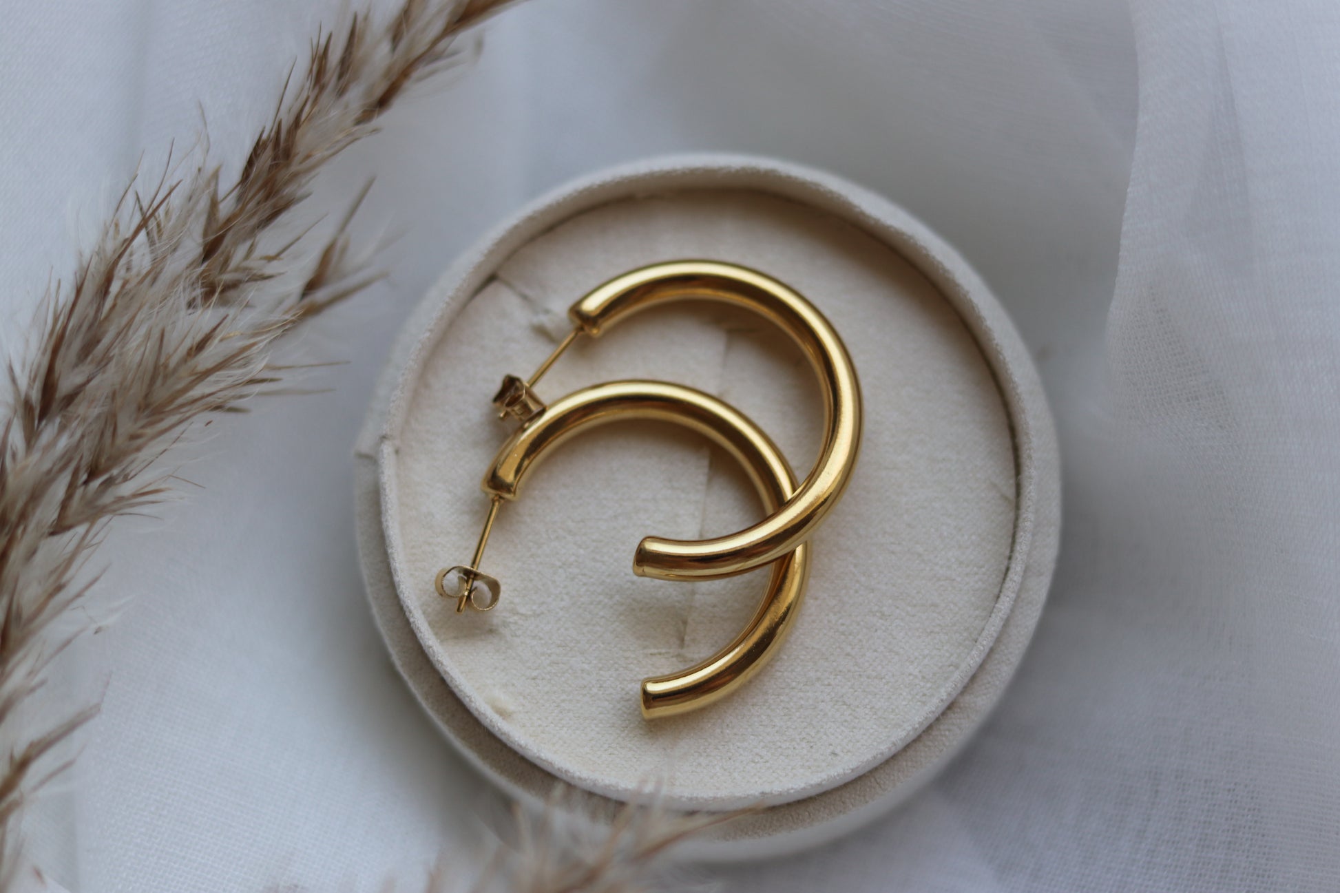Guld hoops fra siden