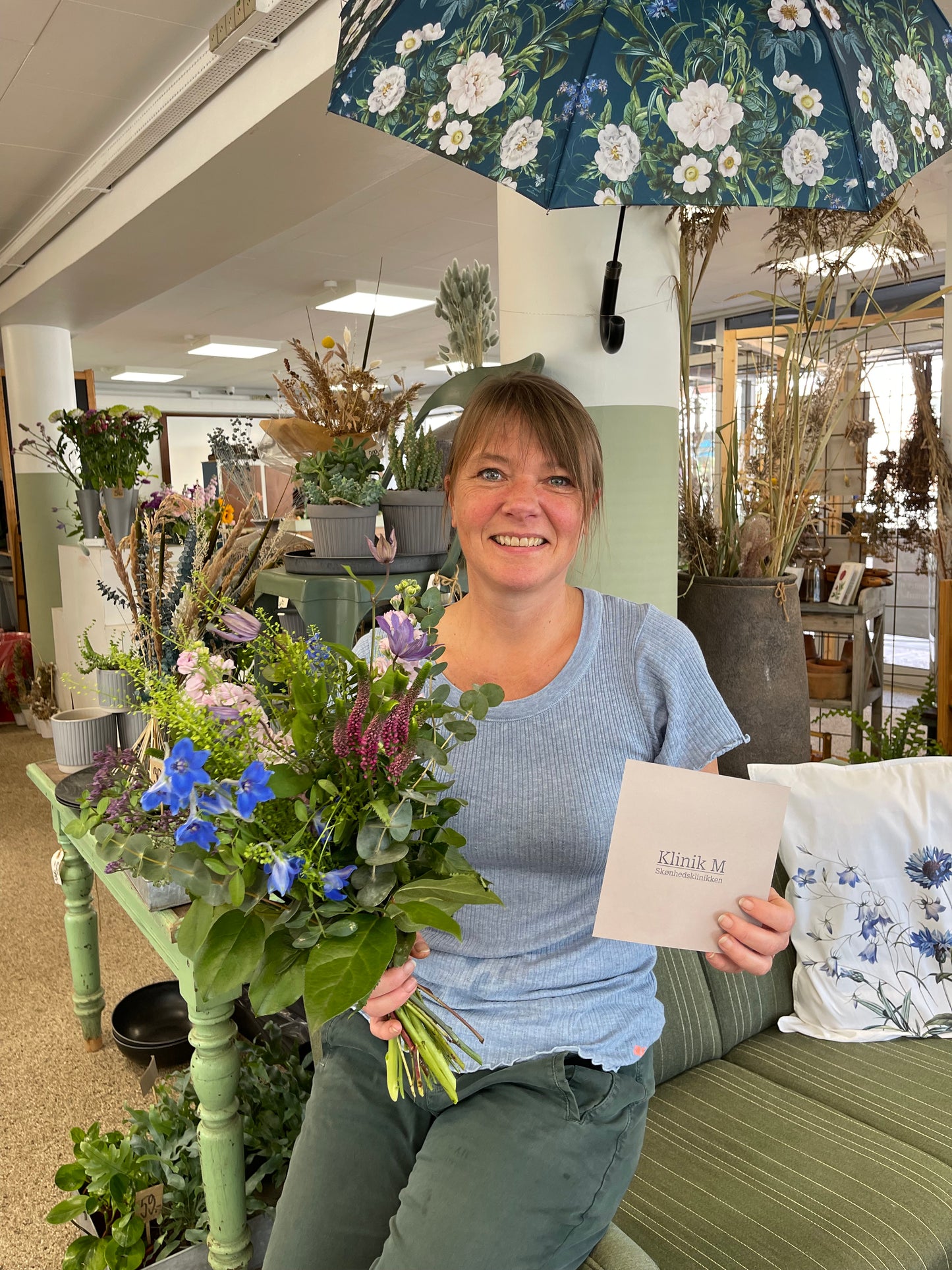 Mors Dags Pakke – Klinik M x Sternberg Blomster