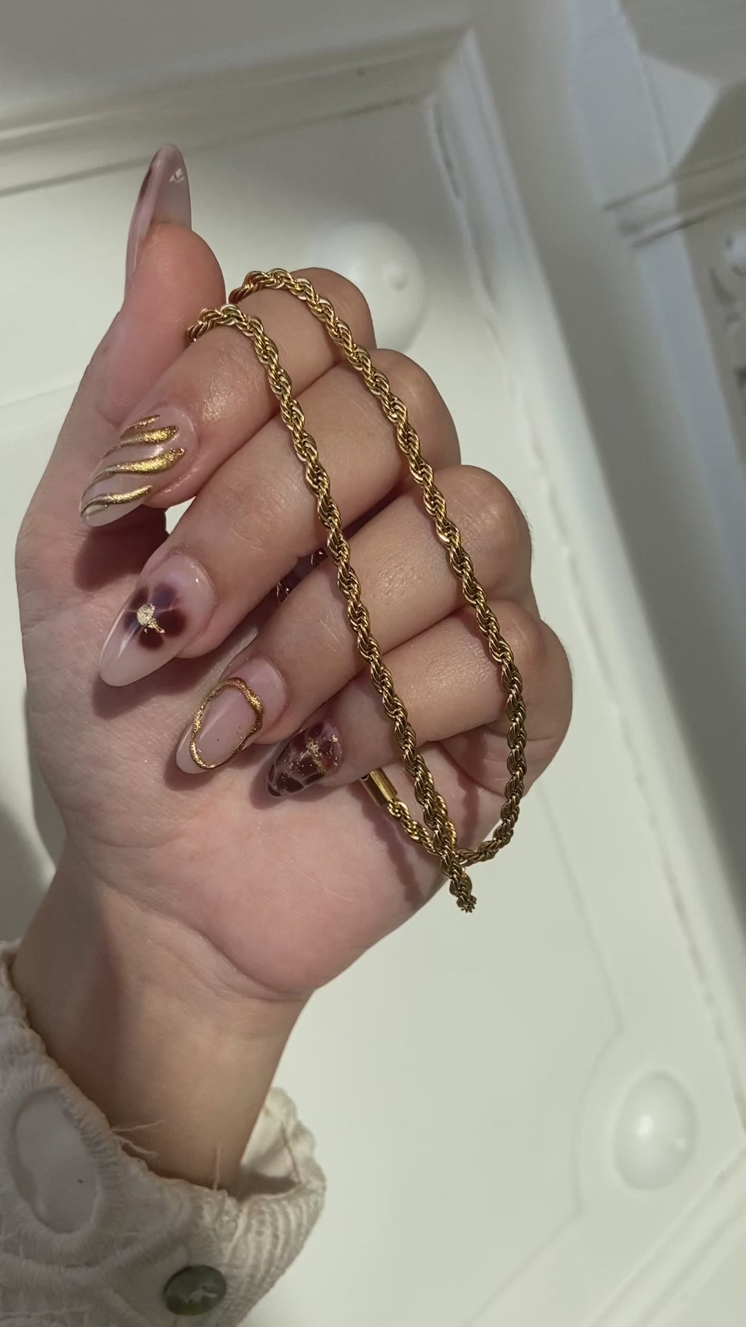 Guld halskæde video