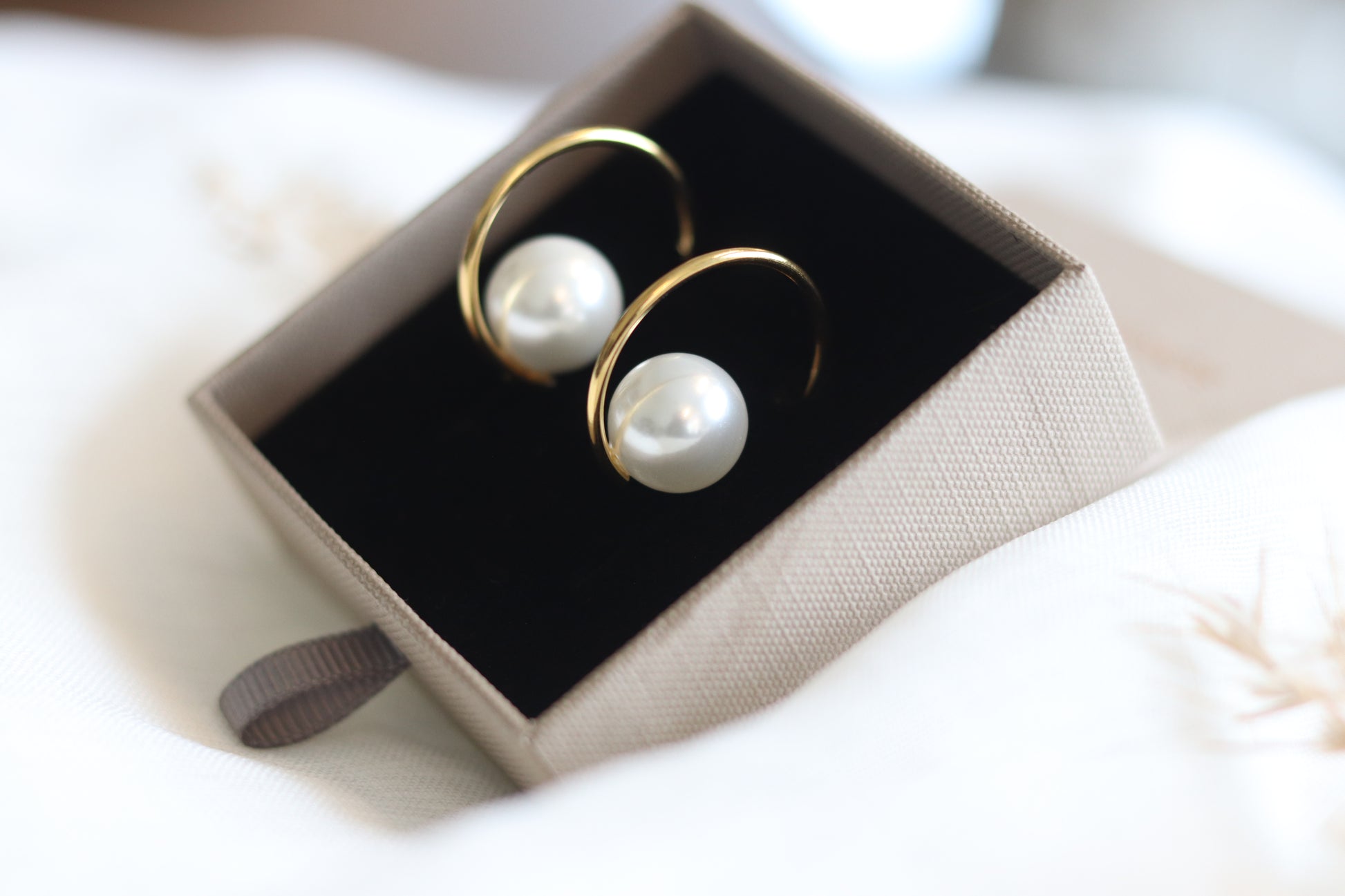 Guld Hoops I emballge