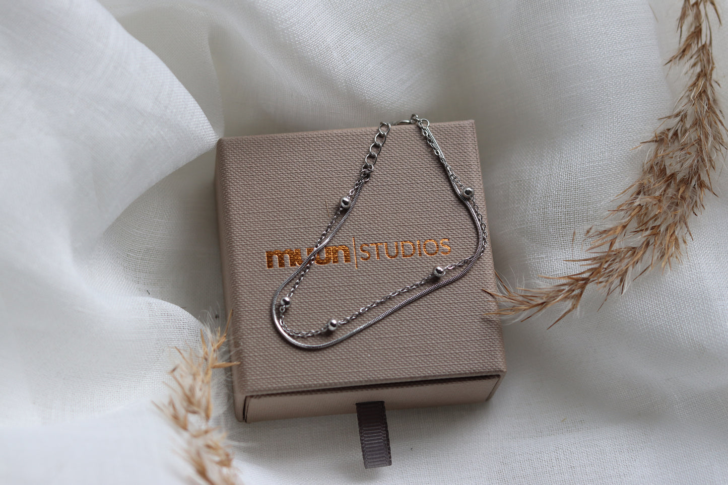 Flot detaljeret sølv dobbelt armbånd