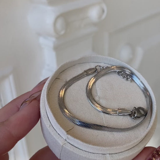 Snake armbånd på video